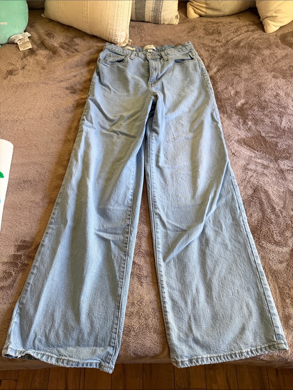 Universal Thread Light Blue High-Rise Wide Leg Jeans
